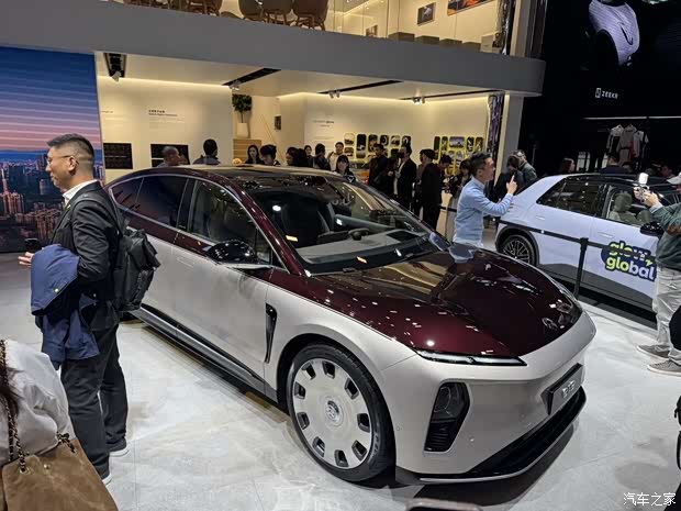 2025广州车展：蔚来ET9地平线特别版新配色亮相 售81.8万起