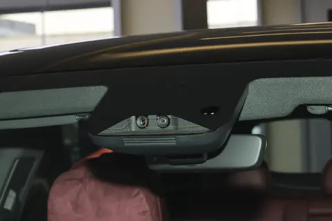 红旗HS6 PHEV，可油可电灵活方便，纯电续航248公里，轴距2925毫米